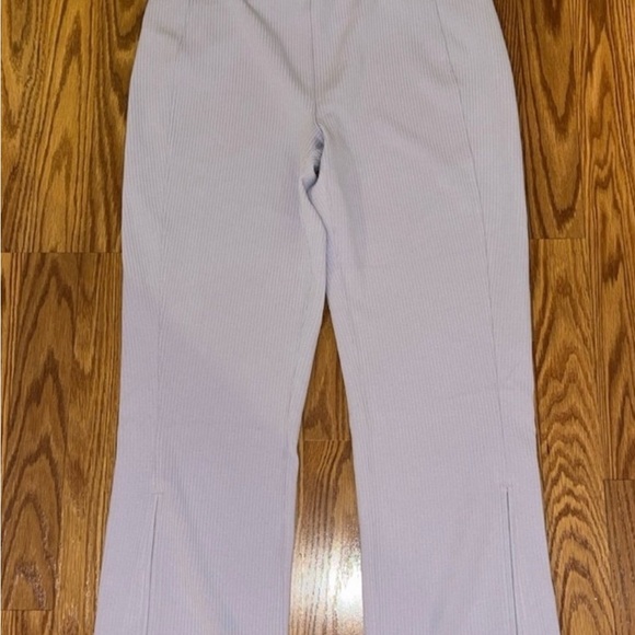 Lululemon Athletica Lilac Cropped Pants - Picture 2 of 6